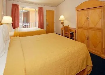 Hampton Inn & Suites 南太浩湖